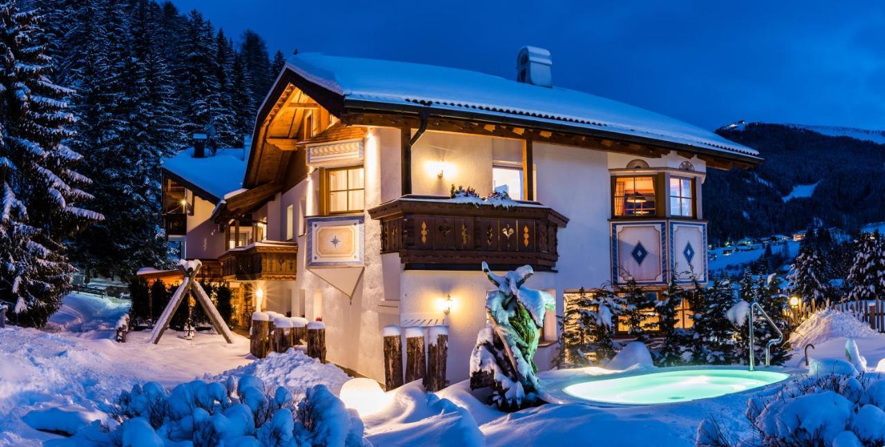 Garni Residence Soraiser セルヴァ・ディ・ヴァル・ガルデーナ エクステリア 写真