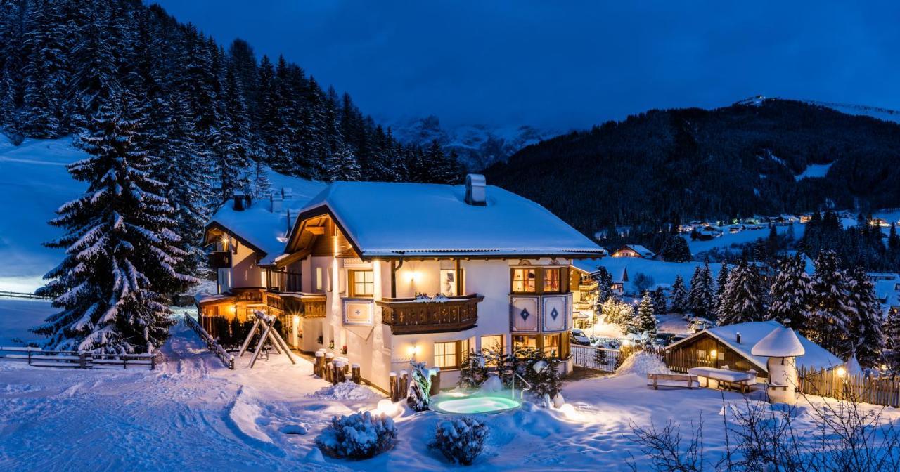 Garni Residence Soraiser セルヴァ・ディ・ヴァル・ガルデーナ エクステリア 写真